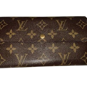 Authentic Louis Vuitton Monogram Canvas Brown Snap Wallet
